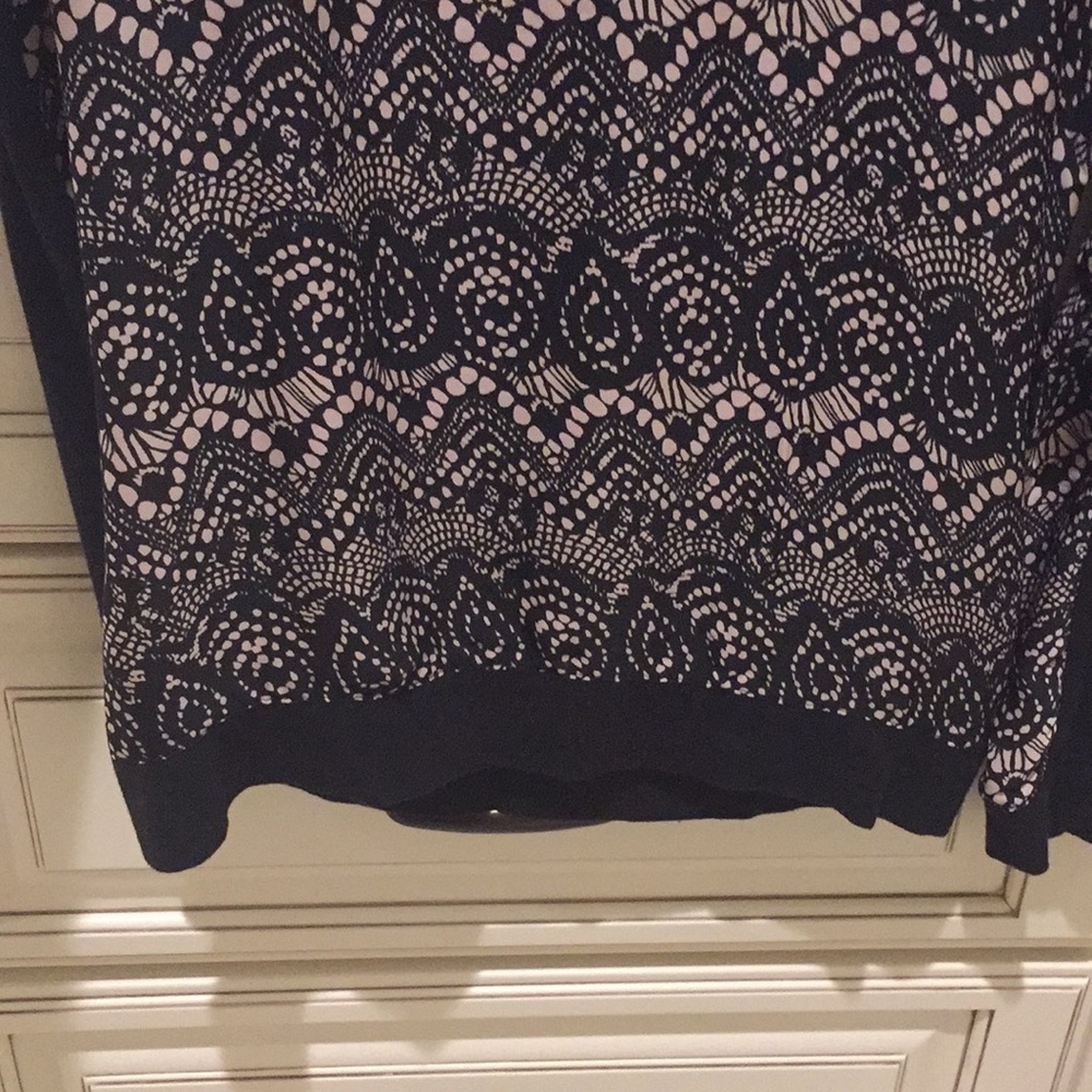 CUTE sweater! - Picture 4 of 4